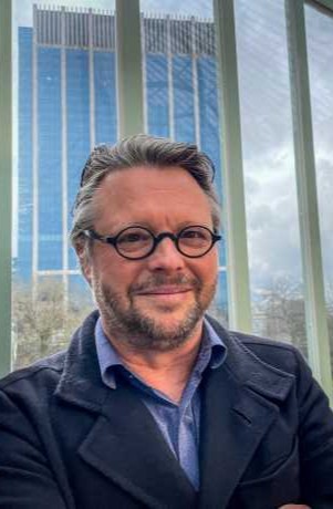 Hans: "Ik steun niet één kind, maar een volledig project"